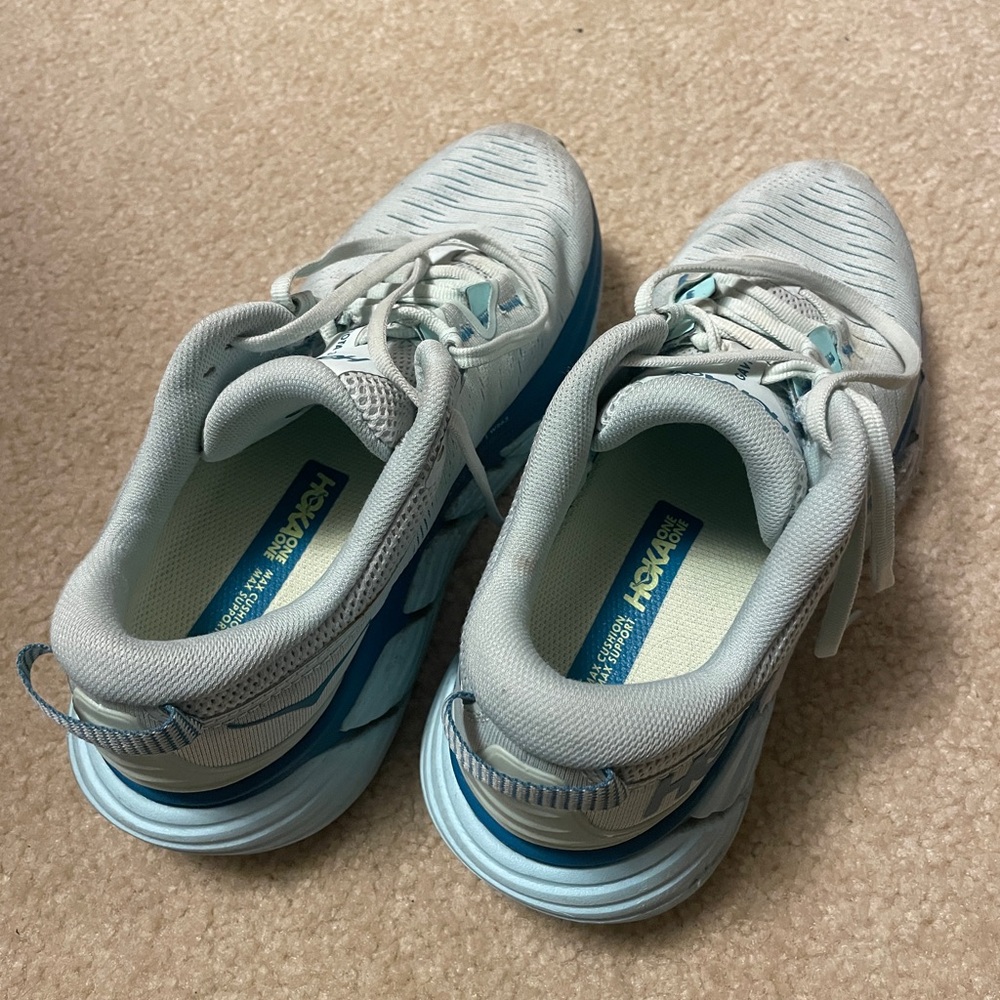 7B women’s Hoka shoes
